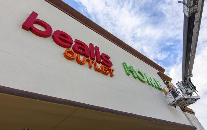 Bealls Outlet opens in Marble Falls, along with Home Centric store, The  Highlander